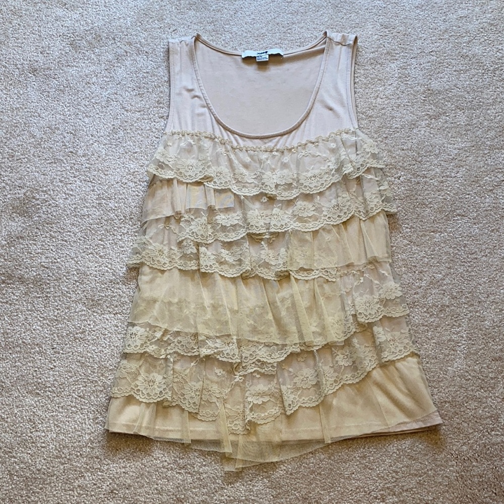 Forever 21 size medium tan sleeveless top with lace design